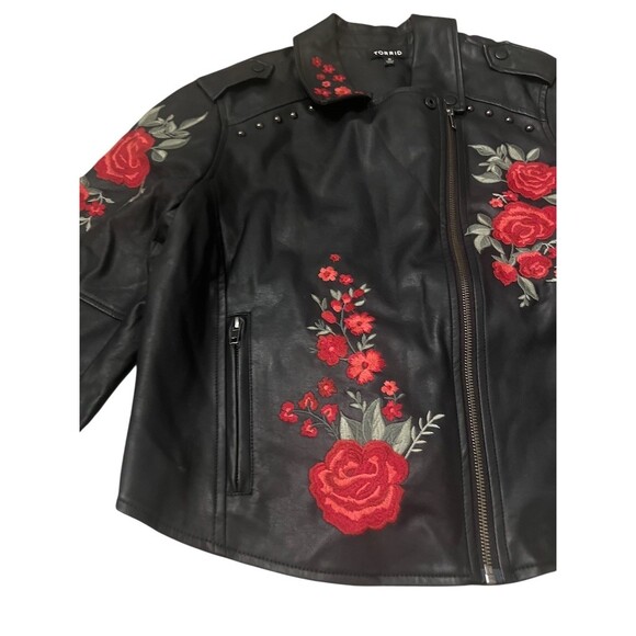 Torrid Moto Jacket Womens Size 0 Black Rose Floral Embroidered Studded Zip - Picture 7 of 12